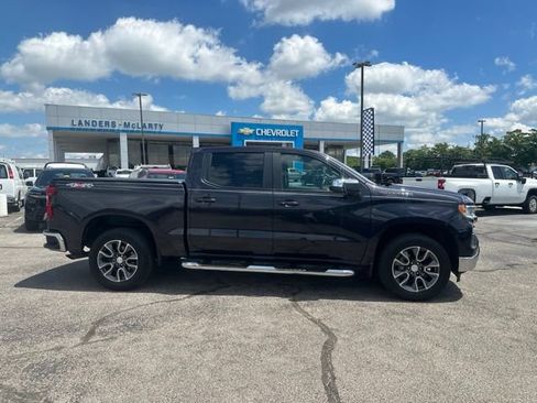 Used 2023 Chevrolet Silverado 1500 LT AWD/4WD image 2