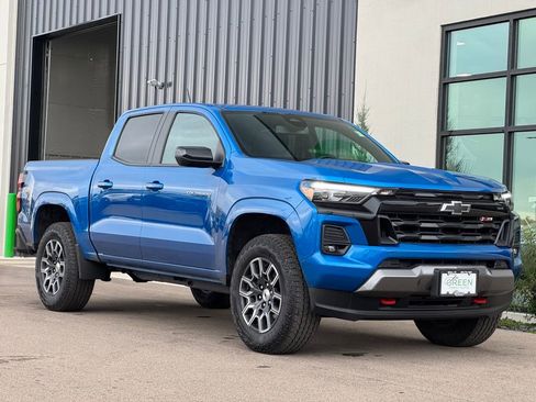 Used 2024 Chevrolet Colorado Z71 w/ Z71 Convenience Package 2 AWD/4WD image 4