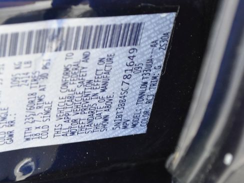 Used 2025 Nissan Rogue SV image 36