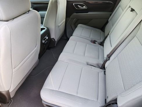 Used 2024 GMC Yukon SLE w/ Gmc Pro Safety Plus Package RWD image 23