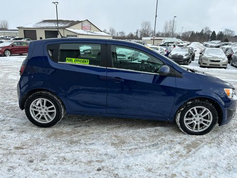 Used 2014 Chevrolet Sonic LT w/ Fun and Sun Package image 4