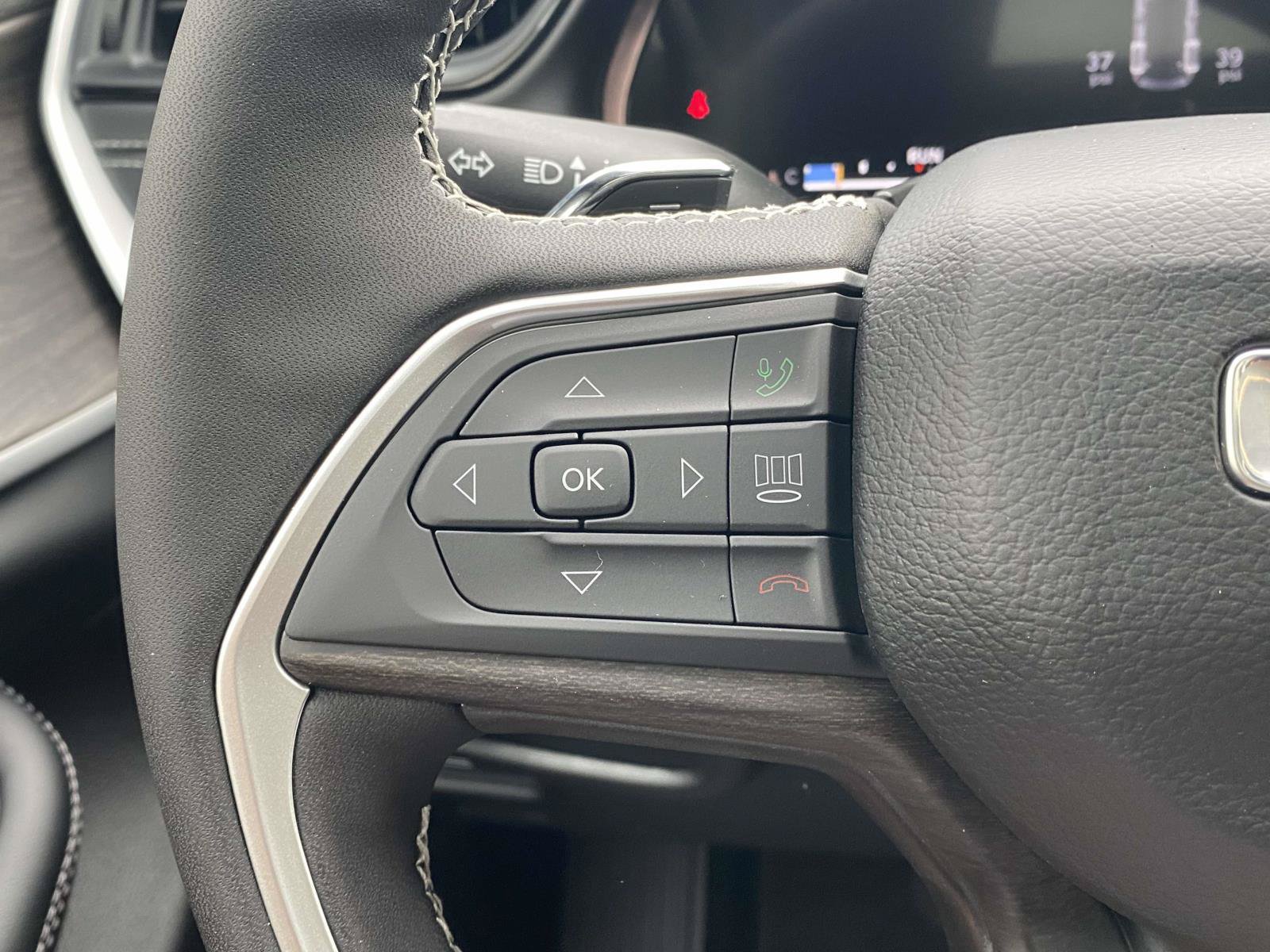 New 2026 Jeep Grand Cherokee Altitude AWD/4WD image 21