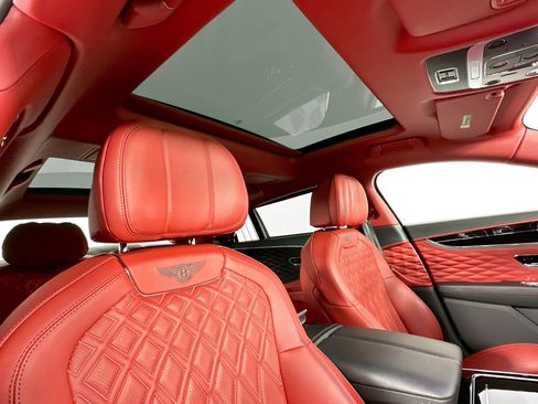 Certified 2022 Bentley Flying Spur V8 image 23