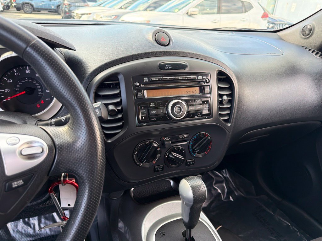 Used 2014 Nissan Juke S AWD/4WD image 30