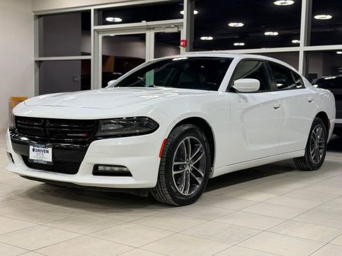 Used 2019 Dodge Charger SXT w/ Plus Group image 4
