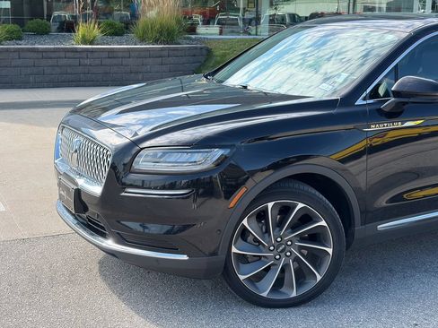 Used 2023 Lincoln Nautilus Reserve w/ Equipment Group 201A AWD/4WD image 2