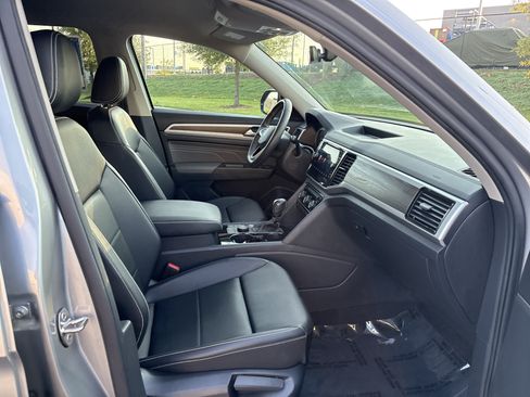 Used 2023 Volkswagen Atlas SE AWD/4WD image 24