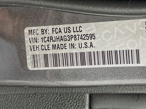 Used 2023 Jeep Grand Cherokee Altitude AWD/4WD image 31