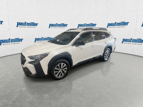 Used 2023 Subaru Outback Premium AWD/4WD image 5