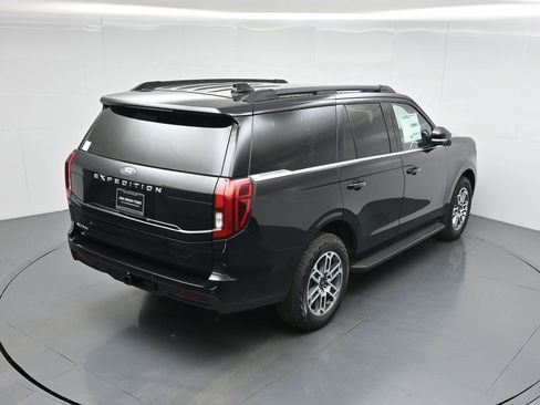New 2025 Ford Expedition Active image 47