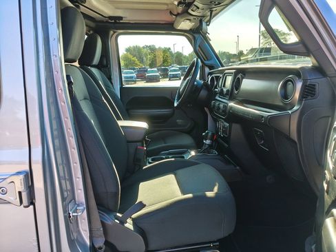 Used 2019 Jeep Wrangler Unlimited Sport w/ Cold Weather Group AWD/4WD image 14