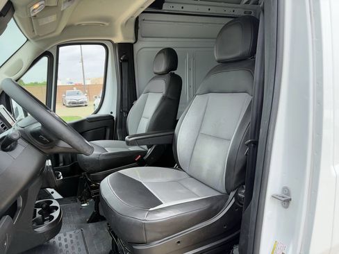 Used 2025 RAM ProMaster 2500 w/ Convenience Group FWD image 23