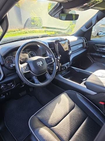 Used 2023 RAM 1500 Laramie AWD/4WD image 4