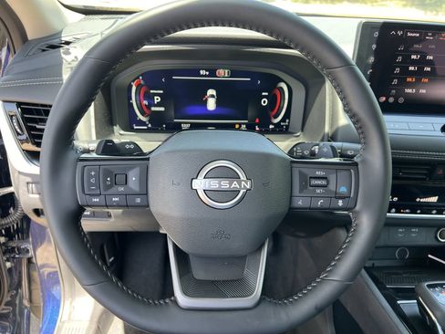 Certified 2026 Nissan Rogue SL FWD image 7