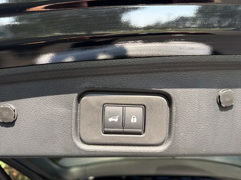 Used 2025 Nissan Pathfinder SL w/ SL Premium Package FWD image 20
