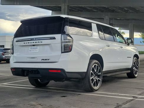 Used 2023 Chevrolet Suburban RST w/ Luxury Package AWD/4WD image 3