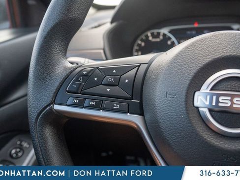 Used 2025 Nissan Altima 2.5 SV FWD image 14