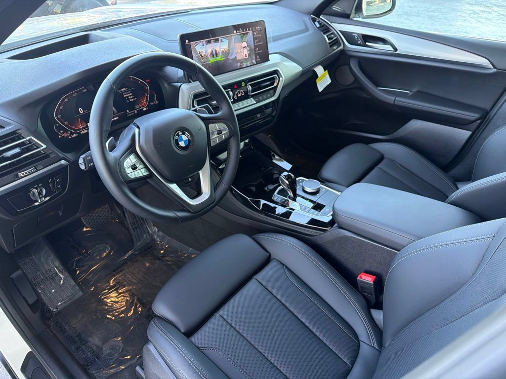 Used 2025 BMW X4 xDrive30i w/ Premium Package AWD/4WD image 10