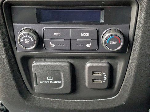 Used 2024 Buick Enclave Premium image 12