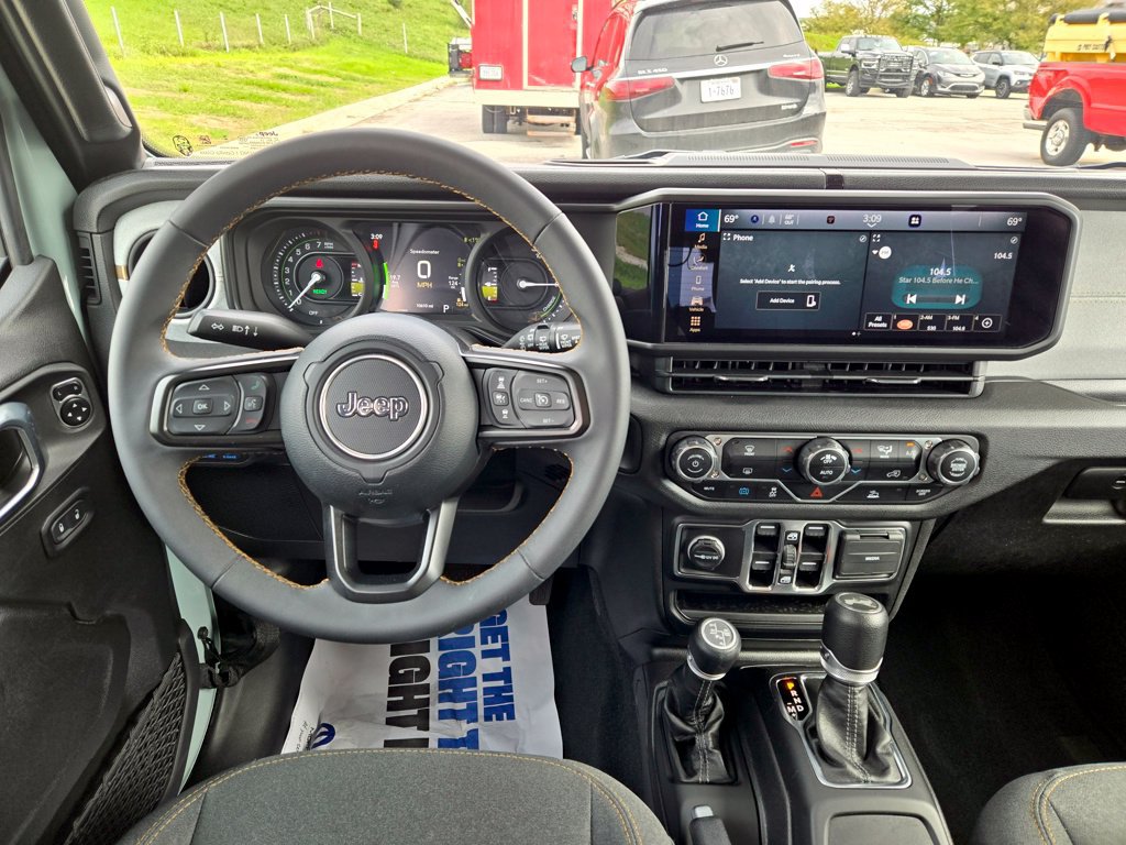 Used 2024 Jeep Wrangler Unlimited AWD/4WD image 18