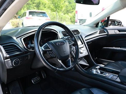 Used 2018 Ford Fusion Titanium FWD image 26