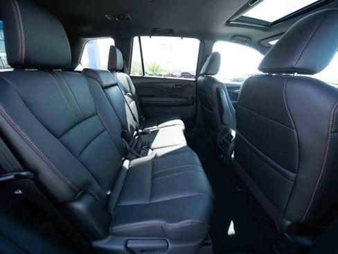 Used 2023 Honda Passport TrailSport image 25