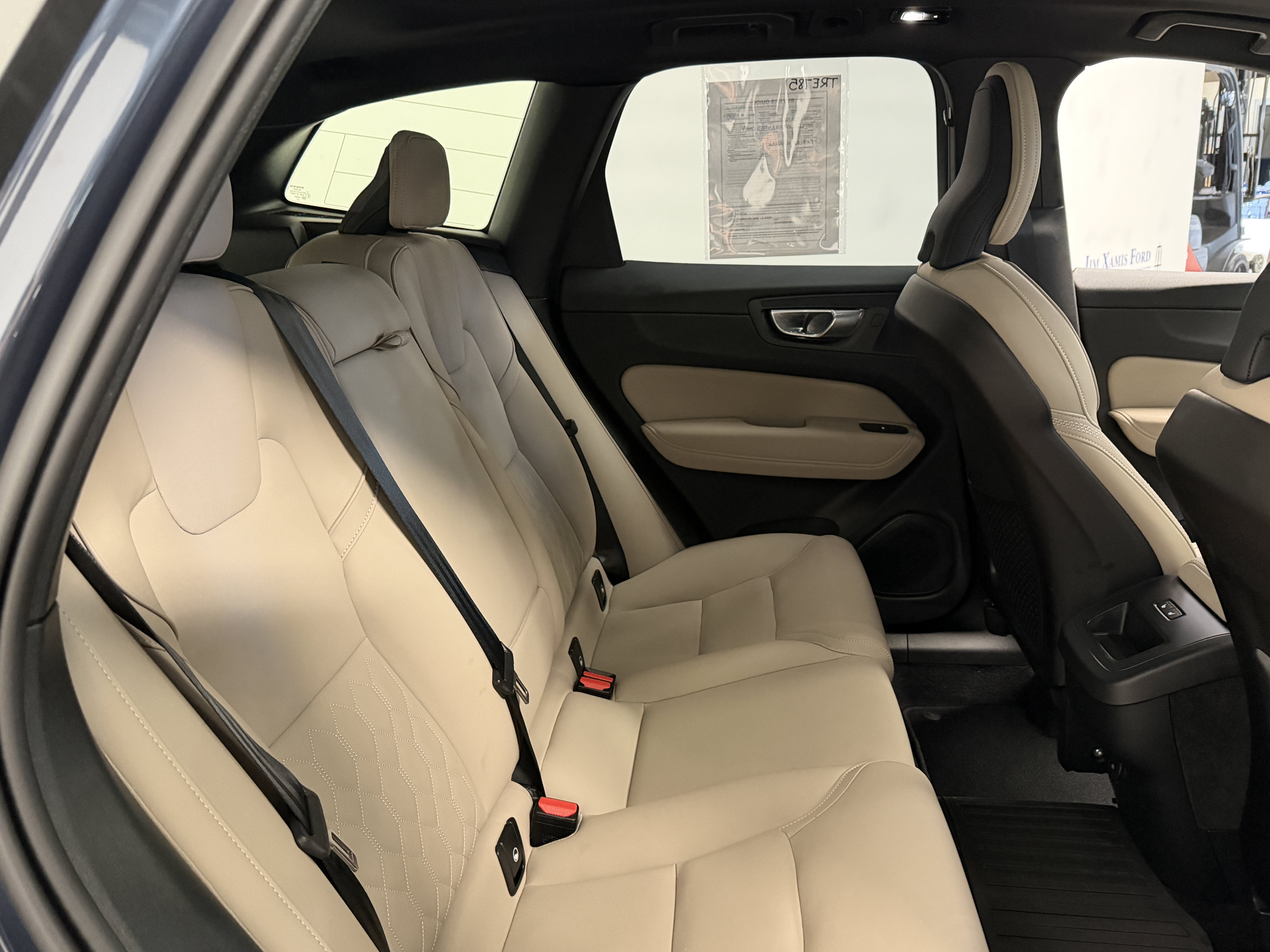 Used 2026 Volvo XC60 B5 Plus AWD/4WD image 21
