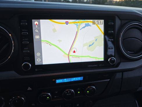 Used 2023 Toyota Tacoma TRD Off-Road image 23