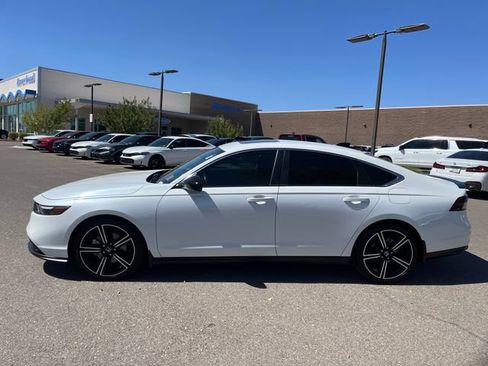 Used 2025 Honda Accord Sport image 9