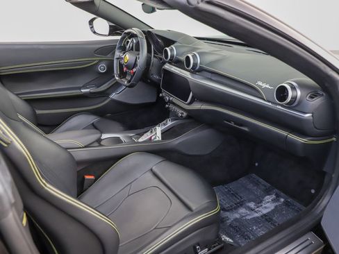 Certified 2020 Ferrari Portofino image 36
