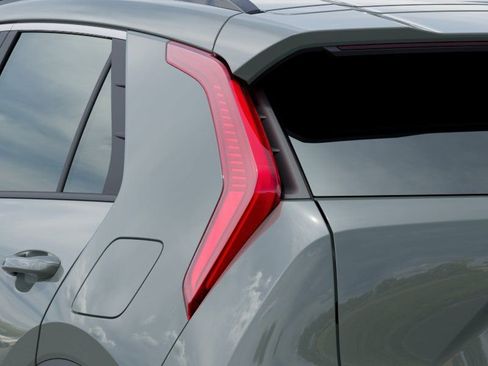 New 2026 Kia Niro EX FWD image 11