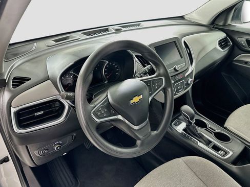 Used 2022 Chevrolet Equinox LS w/ LS Convenience Package AWD/4WD image 9