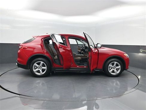 Used 2020 Alfa Romeo Stelvio image 42