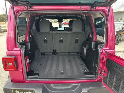 Used 2024 Jeep Wrangler Sahara w/ Technology Group image 10