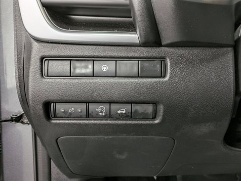 Used 2023 Nissan Rogue SV w/ SV Premium B Package image 20