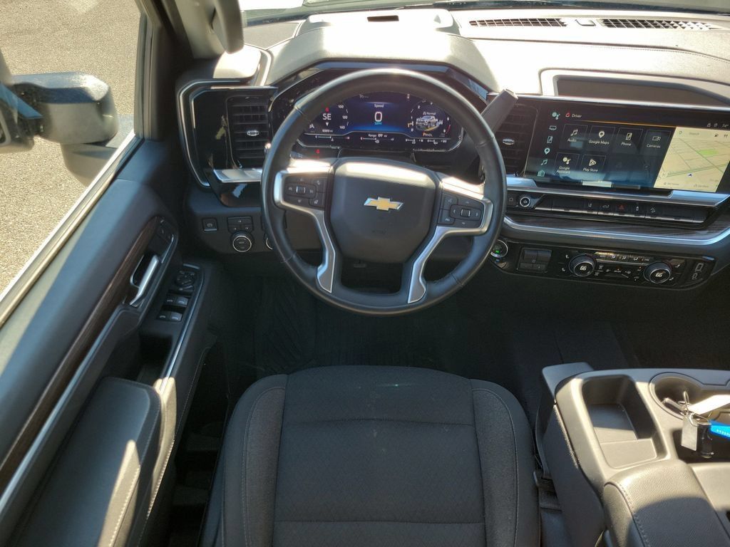Used 2025 Chevrolet Silverado 2500 LT AWD/4WD image 16