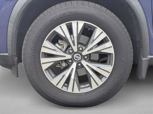 Used 2021 Nissan Rogue SV image 17