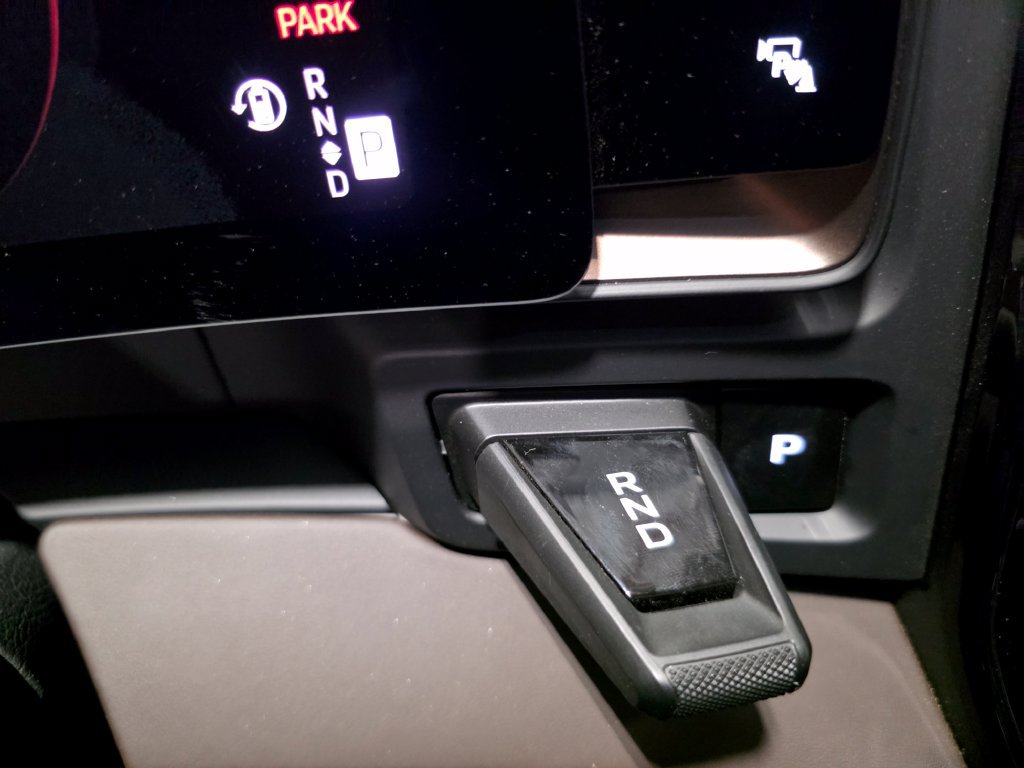 Certified 2026 Porsche Cayenne Turbo AWD/4WD image 28