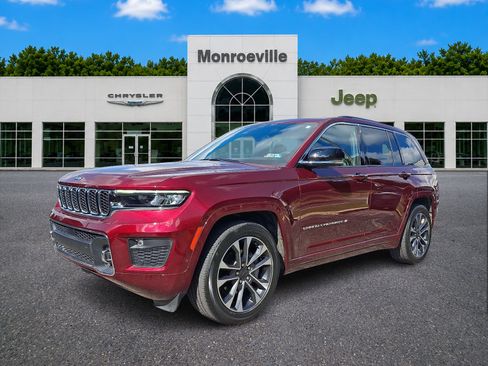 Used 2023 Jeep Grand Cherokee Overland AWD/4WD image 1