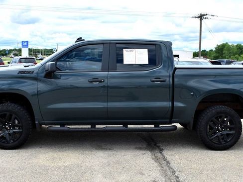 Used 2025 Chevrolet Silverado 1500 Custom Trail Boss w/ Dark Appearance Package AWD/4WD image 5