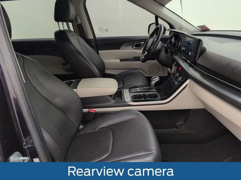 Used 2024 Kia Carnival LX image 15