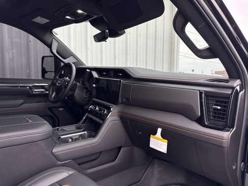 Used 2025 GMC Sierra 2500 AT4 w/ AT4 Premium Plus Package image 40