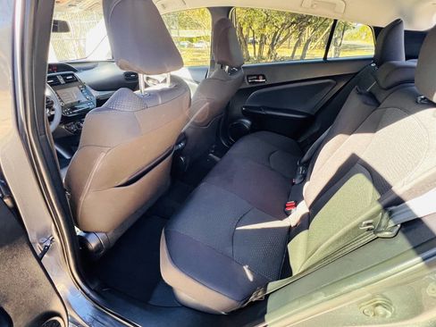 Used 2020 Toyota Prius LE image 23