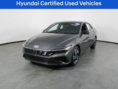 Certified 2025 Hyundai Elantra Sport FWD image 2