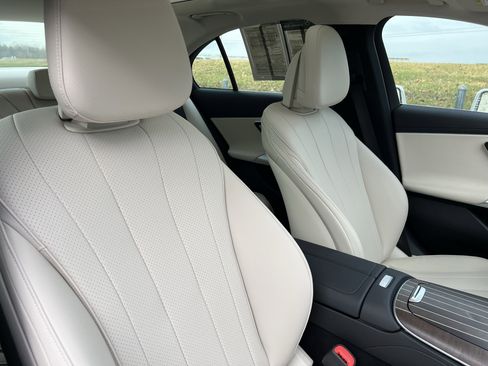 Certified 2025 Mercedes-Benz E 350 4MATIC Sedan image 35