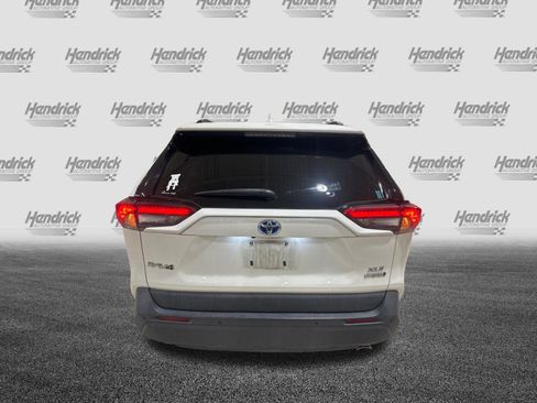 Used 2021 Toyota RAV4 XLE Premium AWD/4WD image 10