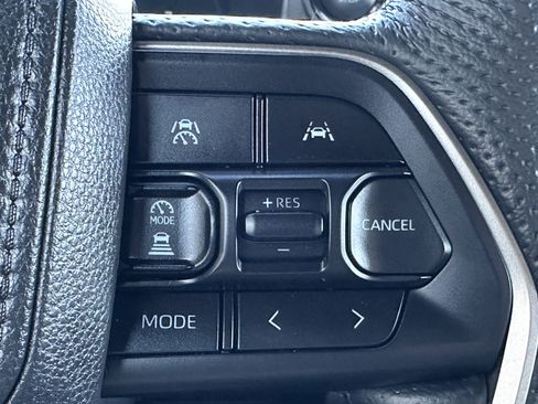 Used 2025 Toyota Tacoma SR5 image 40