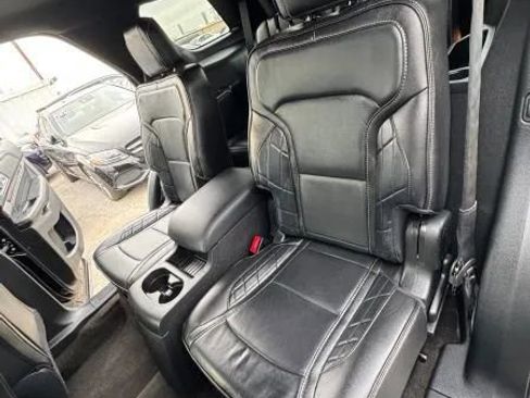 Used 2018 Ford Explorer Platinum image 20