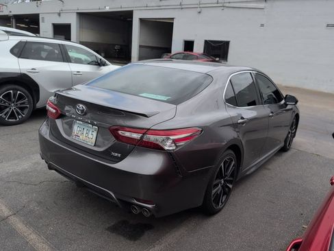 Used 2018 Toyota Camry XSE FWD image 5