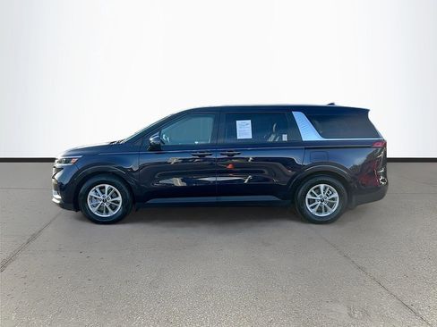 Certified 2024 Kia Carnival LX image 4